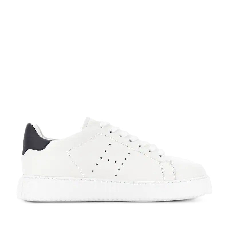 H677 Lace-up H Holes
